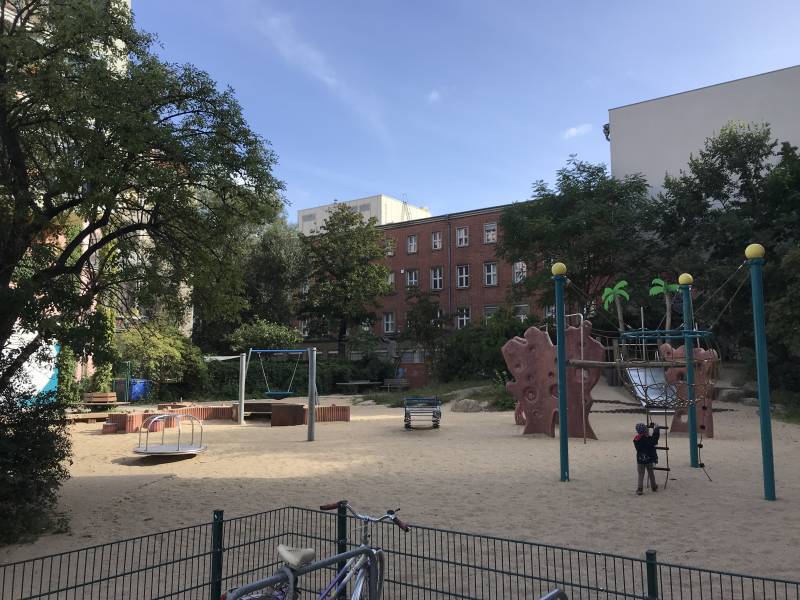 luebecker_spielplatz_2.jpg luebecker_spielplatz_2.jpg